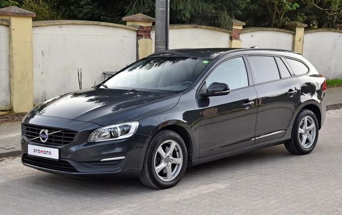 Volvo V60 cena 49999 przebieg: 215000, rok produkcji 2017 z Płock małe 529